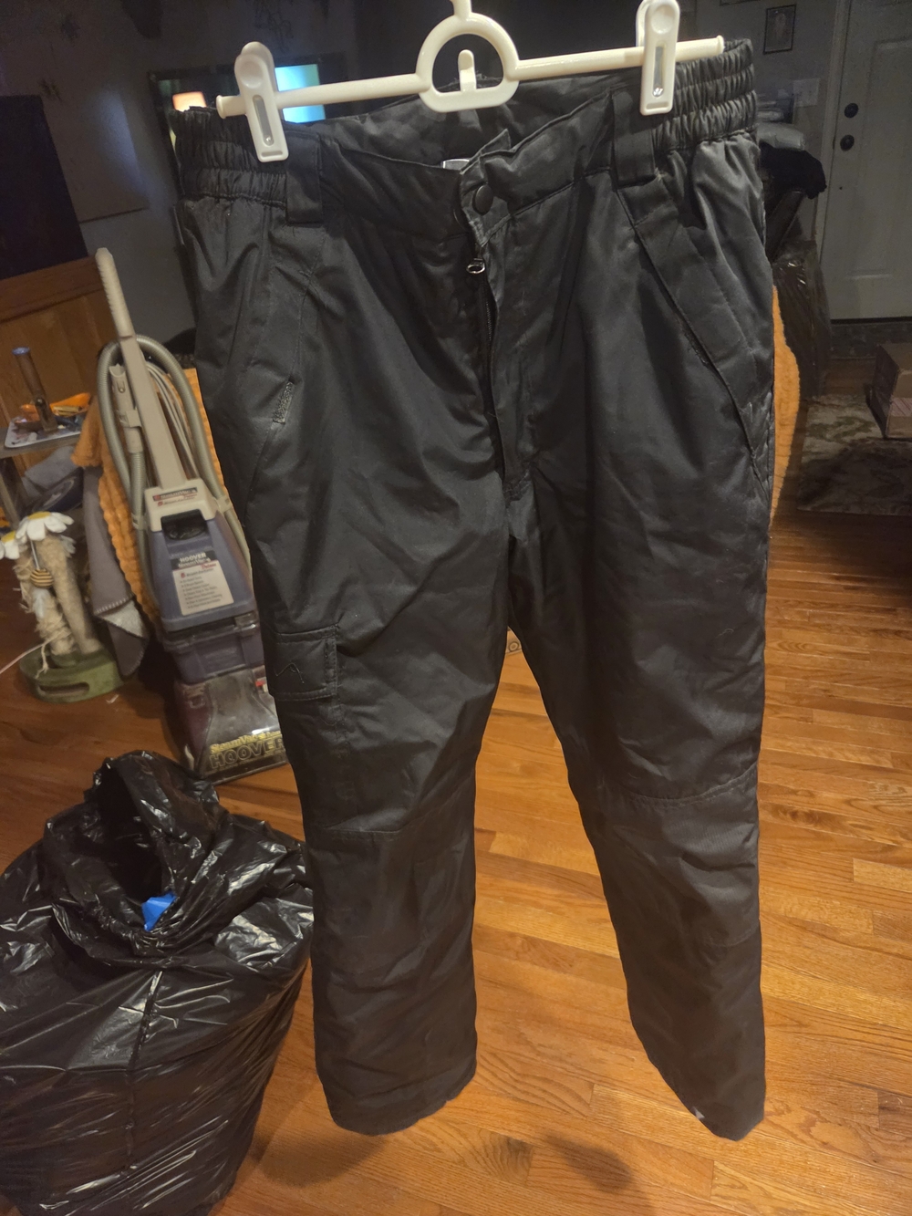 Youth Black Insulated Snow Pants (L)